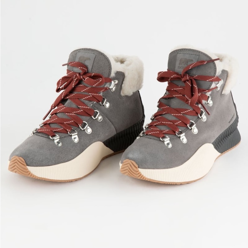 NWOT Sorel Women's Out N About lll Conquest Waterproof — size 8 — color Gray